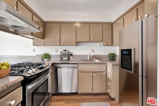 10065 De Soto Ave Unit 303, Chatsworth, CA 91311