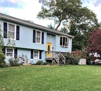 12 Mautucket Rd, Wakefield, RI 02879