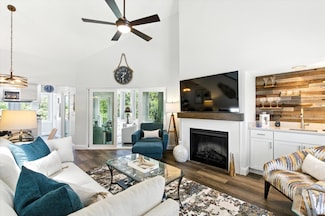 204 Little Oak Island Dr, Folly Beach, SC 29439