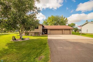 139 5th St, Grandin, ND 58038