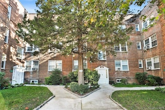 1 Ash Place Unit 87A, Great Neck, NY 11021