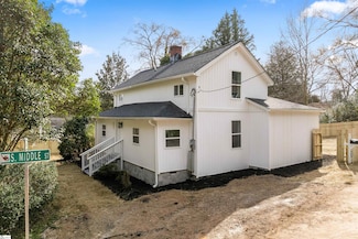 221 Calvert St, Spartanburg, SC 29307