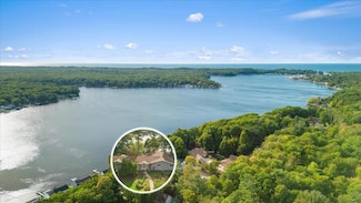 5237 W Lakeview Dr, Pentwater, MI 49449