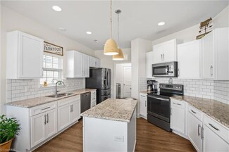 1346 Land Grove Dr, Kernersville, NC 27284