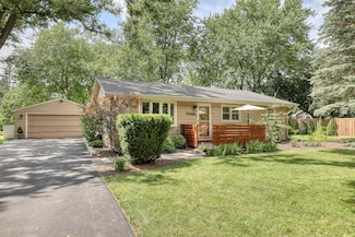 W346N5769 Lake Dr, Oconomowoc, WI 53066