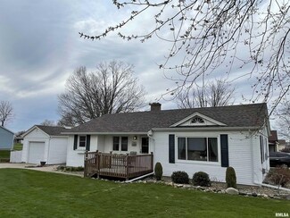 303 W Monroe St, Metamora, IL 61548