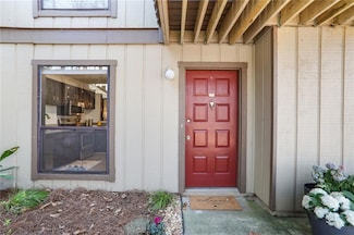 210 Woodcliff Dr, Atlanta, GA 30350