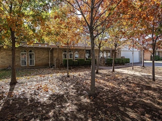 1306 S Westador Dr, Arlington, TX 76015