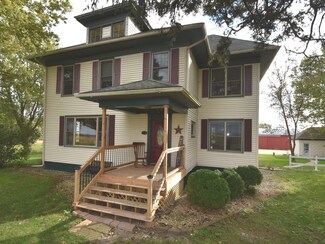 2956 Base Line Rd, Kirkland, IL 60146