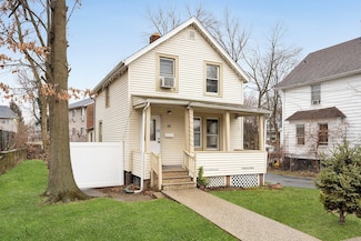 10 Slocum Ave, Englewood, NJ 07631