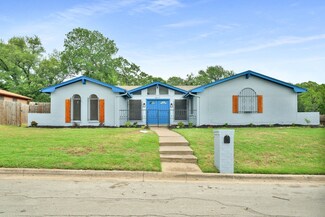 6417 Oak Timber Dr E, Forest Hill, TX 76119