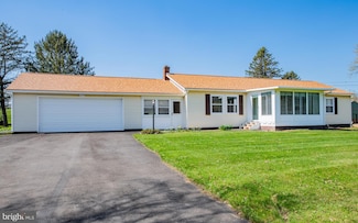 1579 Fishing Creek Rd, Mill Hall, PA 17751