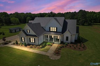 1105 Wauchula Pvt Dr, Athens, AL 35611