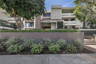 21650 Burbank Blvd Unit 111, Woodland Hills, CA 91367