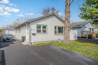 324 N Prospect Dr, Round Lake Park, IL 60073