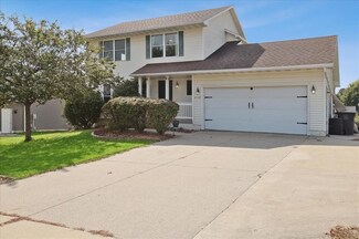 4122 Easter Bay Ct, Des Moines, IA 50320