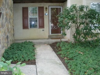 129 Valley Stream Cir, Chesterbrook, PA 19087