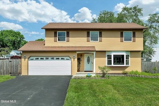 15 Deer Path Dr, Albany, NY 12205