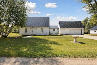 3441 Townline Rd, Houghton Lake, MI 48629