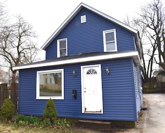 319 E 8th St, Lockport, IL 60441