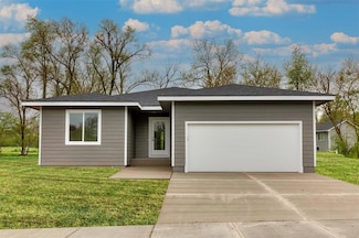 2384 Emma Ave, Des Moines, IA 50321