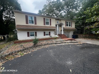 176 Whalepond Rd, Oakhurst, NJ 07755