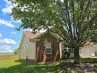 6902 Vernon Wood Ln, Charlotte, NC 28262