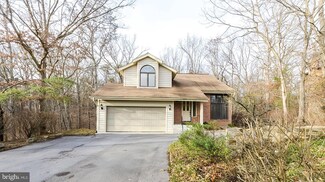 610 Lakeview Dr, Cross Junction, VA 22625