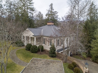 176 Walnut Place, White Sulphur Springs, WV 24986