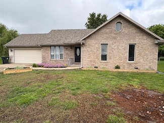 1663 S Hudson Ave, Aurora, MO 65605