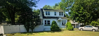 38 Johns Neck Rd, Shirley, NY 11967