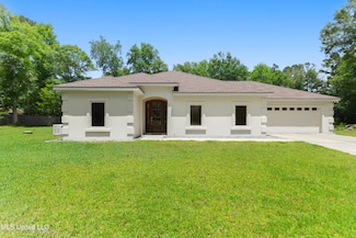 648 Iona Ct, Diamondhead, MS 39525