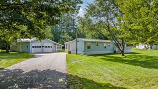 30 Bucknam St, Mechanic Falls, ME 04256