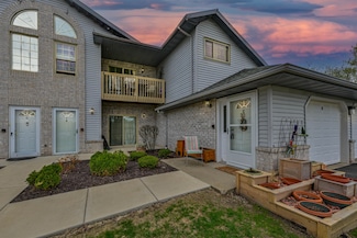 9436 W Loomis Rd Unit 8, Franklin, WI 53132