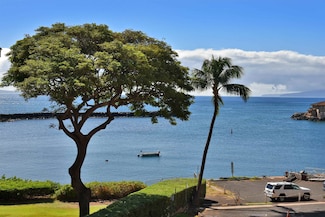 20 Hauoli St Unit 305, Wailuku, HI 96793