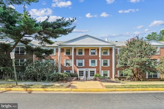 7621 Tremayne Place Unit 111, McLean, VA 22102