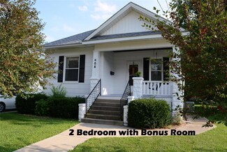 408 E Pennsylvania St, Staunton, IL 62088