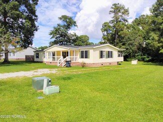51 King Arthur Dr, Whiteville, NC 28472