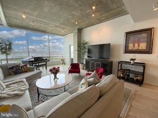 1200 Steuart St Unit 913, Baltimore, MD 21230