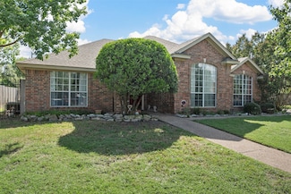 705 Tahoe Trail Dr, Hewitt, TX 76643