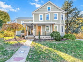 12 Earl St, West Warwick, RI 02893