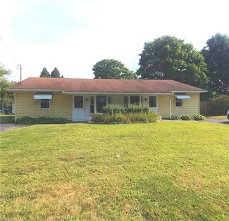303 W Park Ave, Columbiana, OH 44408