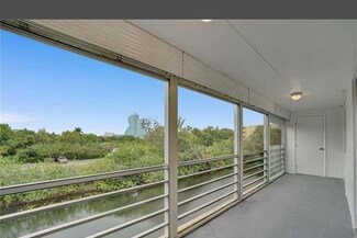 4131 Unit#302 Stirling Rd, Davie, FL 33314