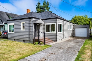 131 Emerson Ave, Hoquiam, WA 98550