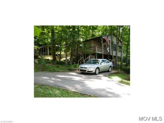 514 Riverside Rd, Elizabeth, WV 26143