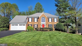 1253 Rowland Dr, Herndon, VA 20170