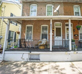 657 Chestnut St, Emmaus, PA 18049