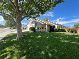 42827 39th St W, Lancaster, CA 93536