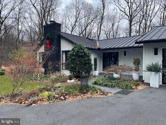 55 Hill Manor Dr, Hershey, PA 17033