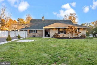 34 Forsythia Dr N, Levittown, PA 19056